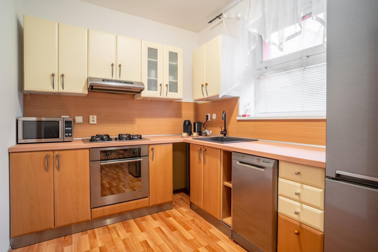 A Cozy Apartment In Bratislava Downtown ภายนอก รูปภาพ
