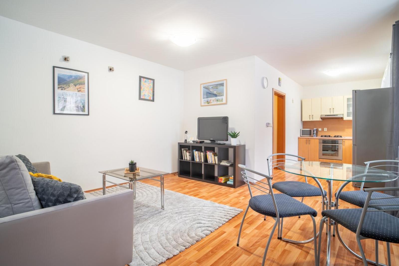 A Cozy Apartment In Bratislava Downtown ภายนอก รูปภาพ