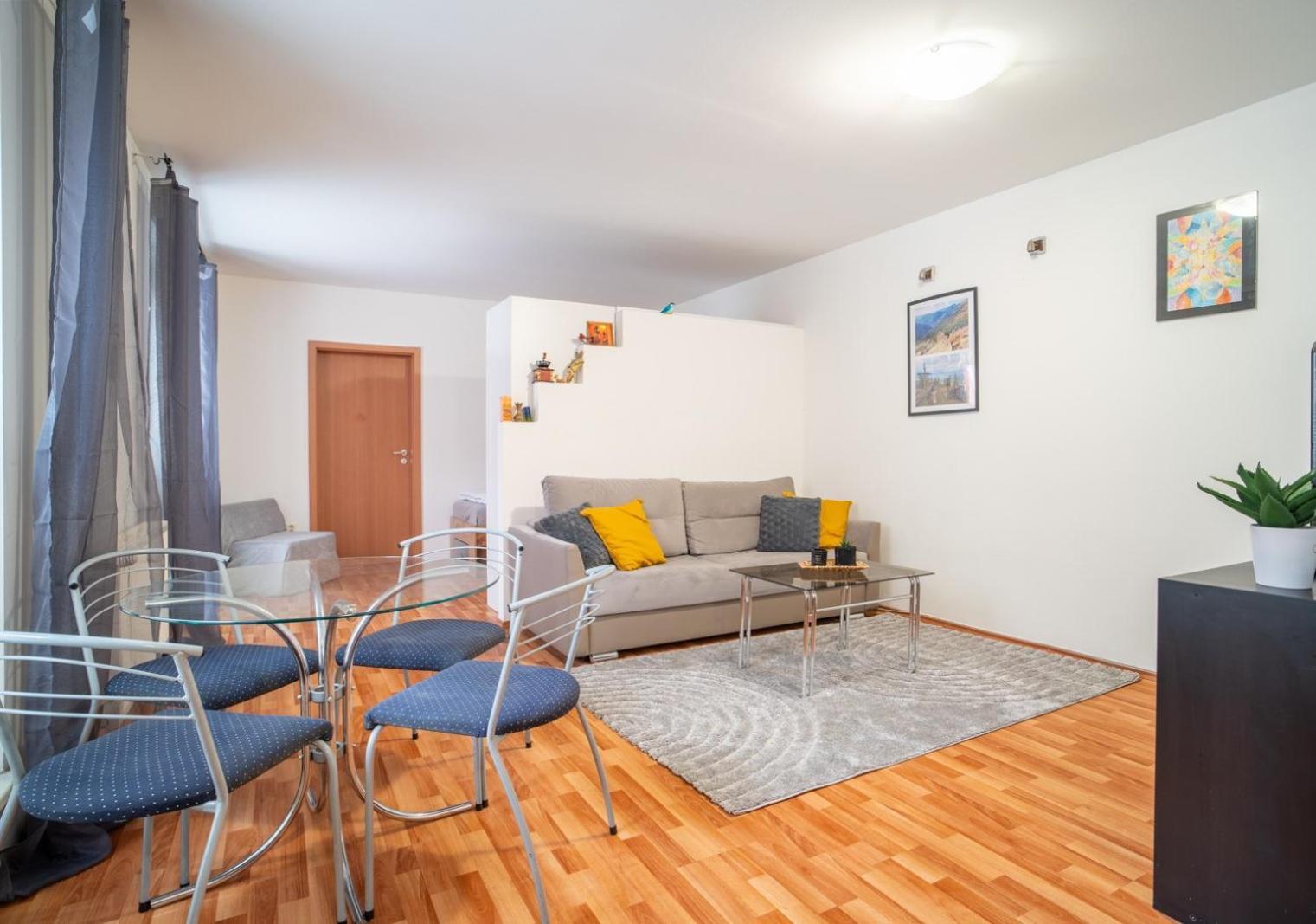 A Cozy Apartment In Bratislava Downtown ภายนอก รูปภาพ