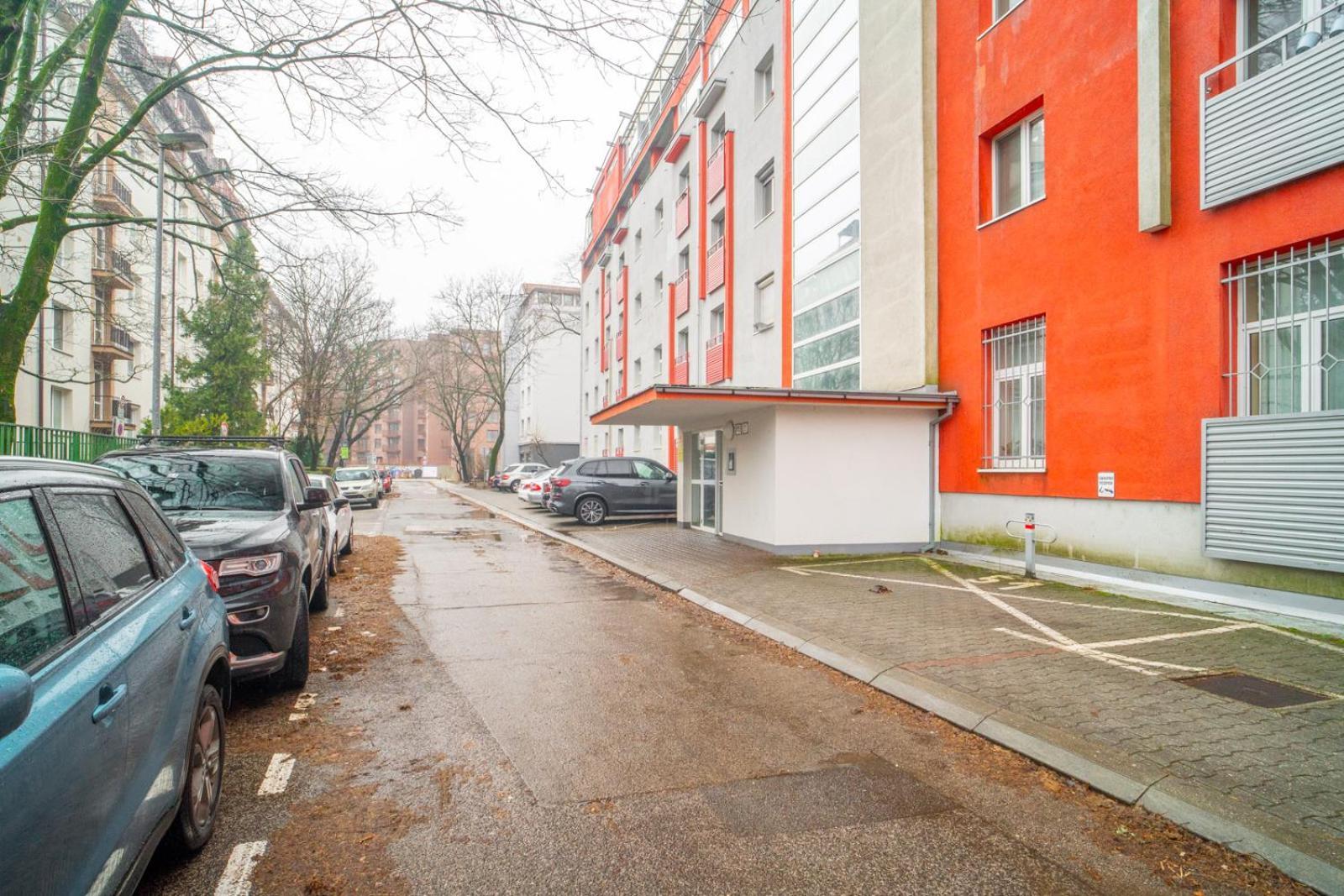 A Cozy Apartment In Bratislava Downtown ภายนอก รูปภาพ